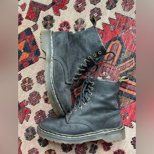 Doc Marten Lace up Combat boots 1460 size 8 black leather Dr. Marten’s